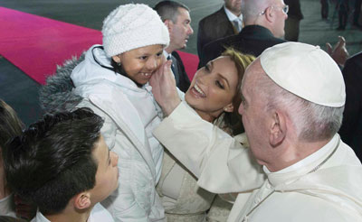 Amoris laetitia: La alegría del amor: Comentarios sobre la exhortación apostólica del Papa Francisco